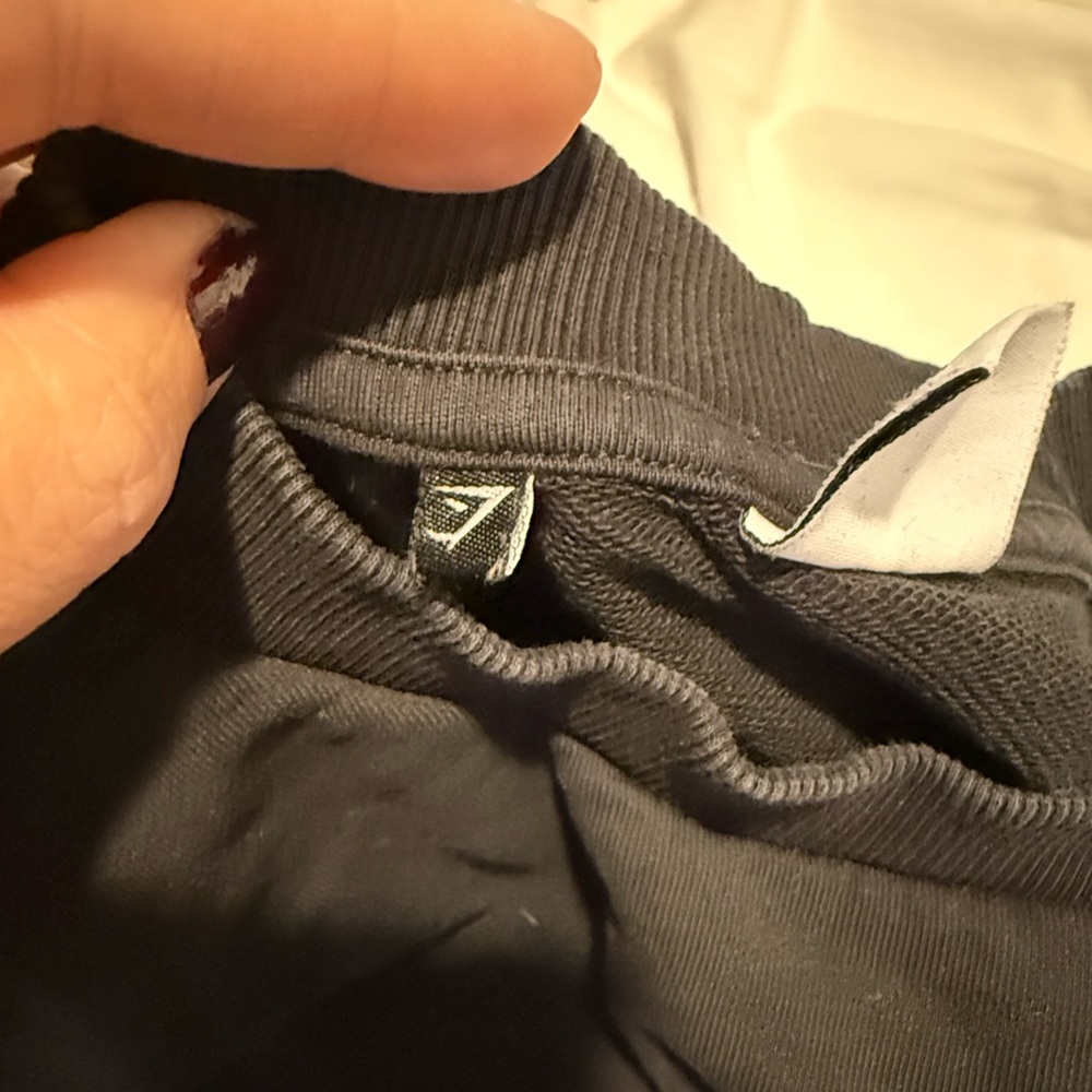 Gymshark Black Woman’s SweatShirt Size Large - Picture 6 of 13